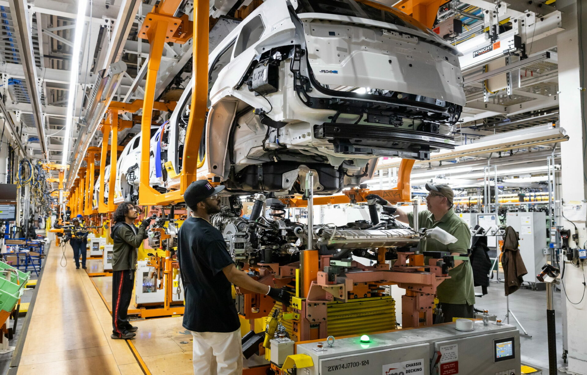 stellantis,-e-fuga-dall’italia:-in-4-anni-persi-10mila-posti-di-lavoro.-“situazione-drammatica”