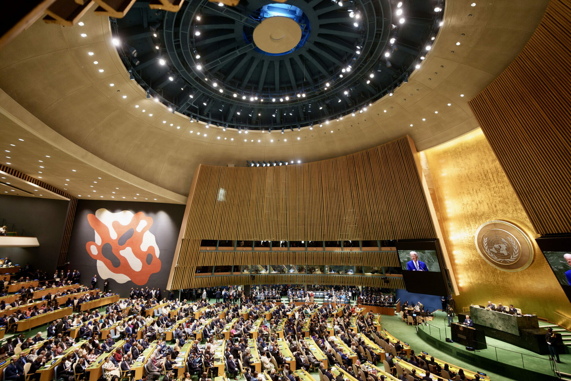 gaza,-via-libera-dell’onu-al-piano-di-trump:-‘si’-di-anp,-‘no’-di-hamas