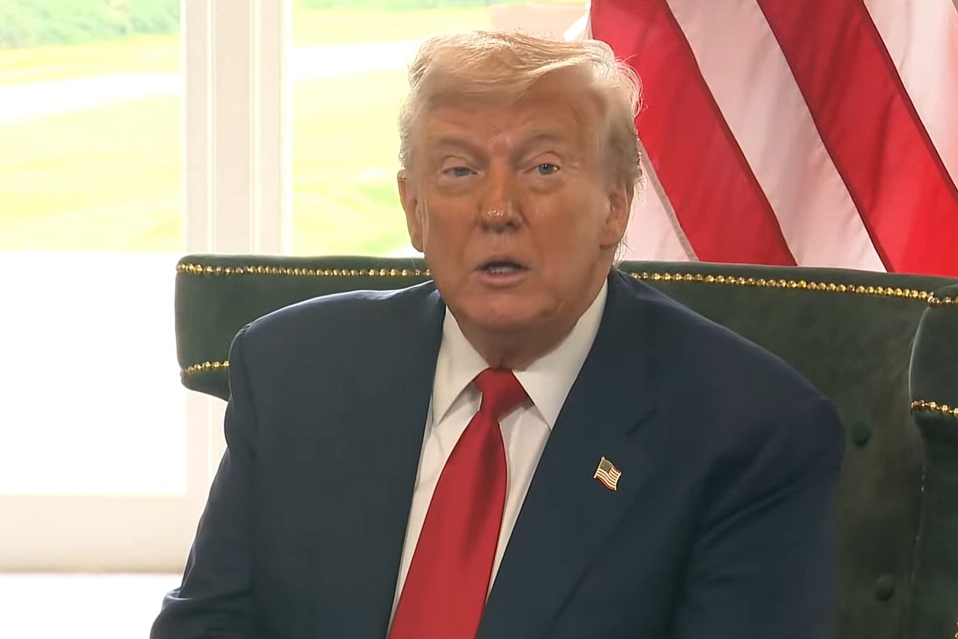 caso-epstein,-trump-firma-la-legge-per-la-pubblicazione-dei-file:-“quest’ultima-bufala-si-ritorcera-contro-i-democratici”