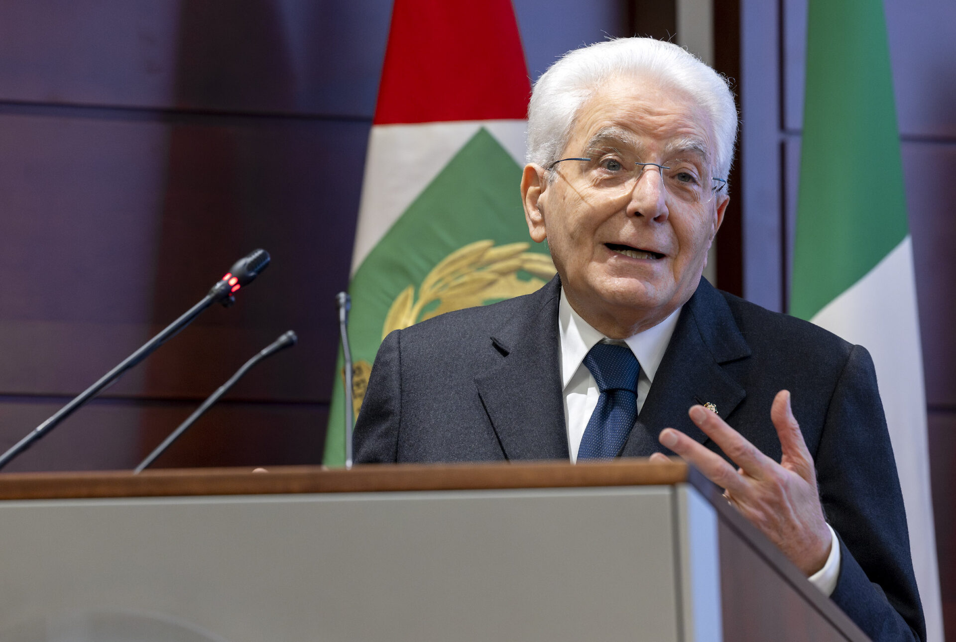 mattarella:-“comune-speranza-sia-la-pace-ovunque.-la-spesa-per-la-difesa-e-poco-popolare,-ma-mai-cosi-necessaria”