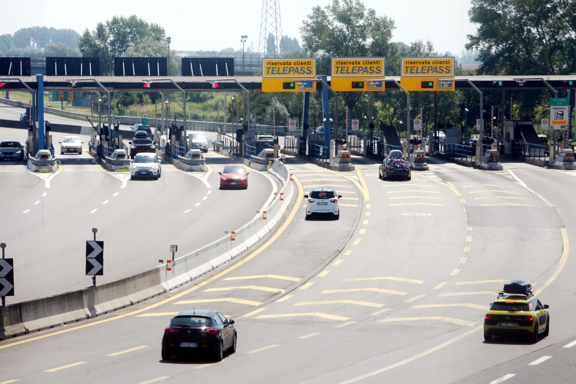 autostrade,-dal-2026-aumento-dell’1.5%-dei-pedaggi,-il-pd:-“complimenti-a-salvini”