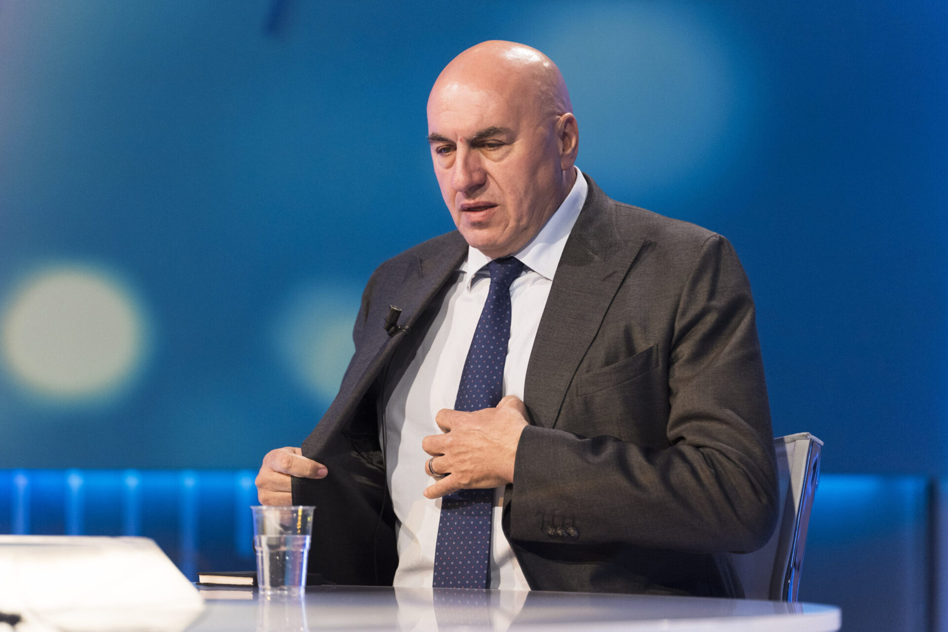 crosetto:-“qualcuno-si-vergogna-di-aiutare-l’ucraina,-io-ne-vado-fiero.-persino-hamas-ha-accettato-una-tregua,-la-russia-no”