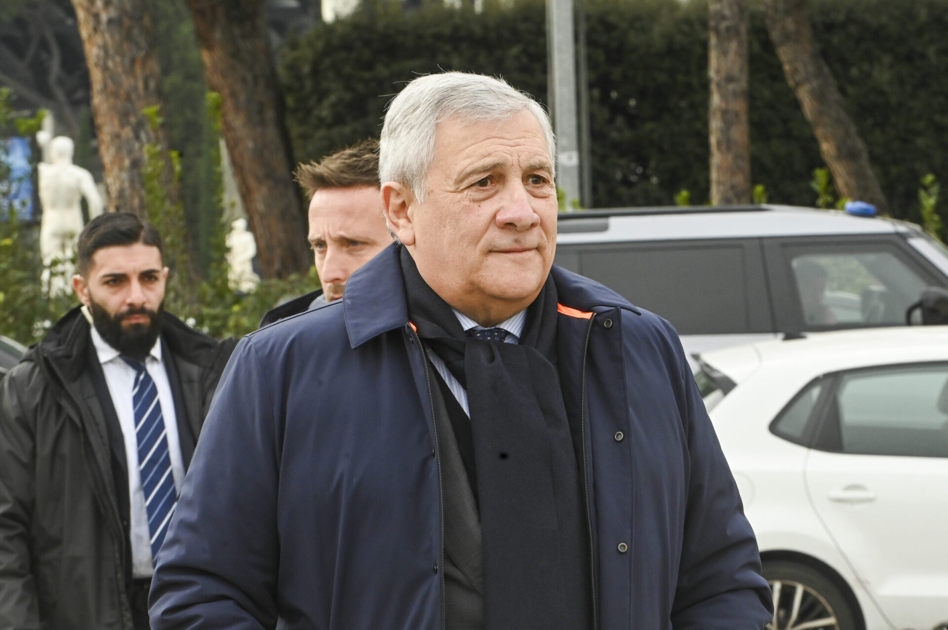 tajani:-“via-i-turisti-dall’iran,-ma-gli-italiani-che-ci-vivono-non-ci-hanno-chiesto-di-andar-via”