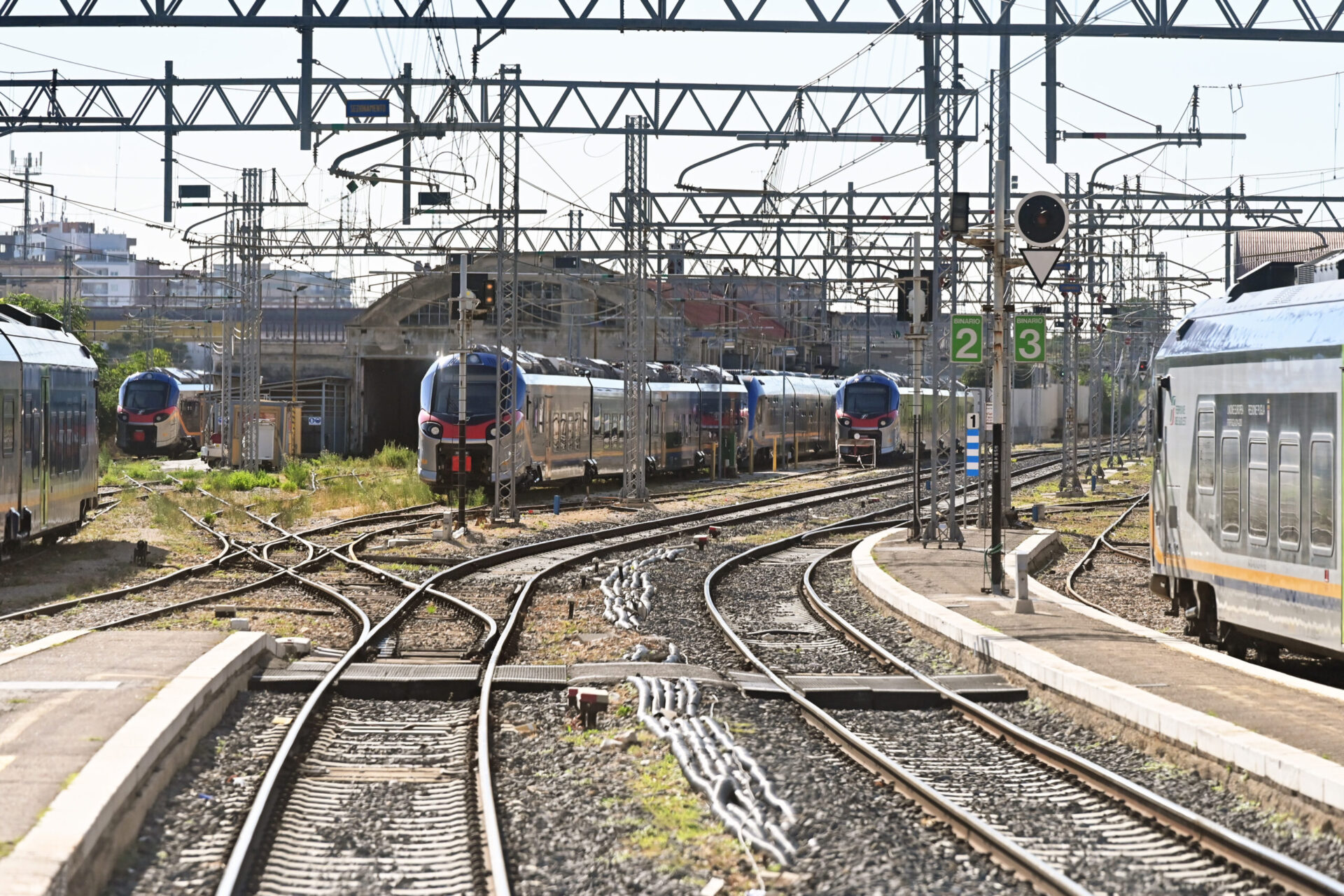 treni-nel-caos-a-bologna,-il-mit-sui-sabotaggi:-“chiederemo-i-danni-ai-responsabili”