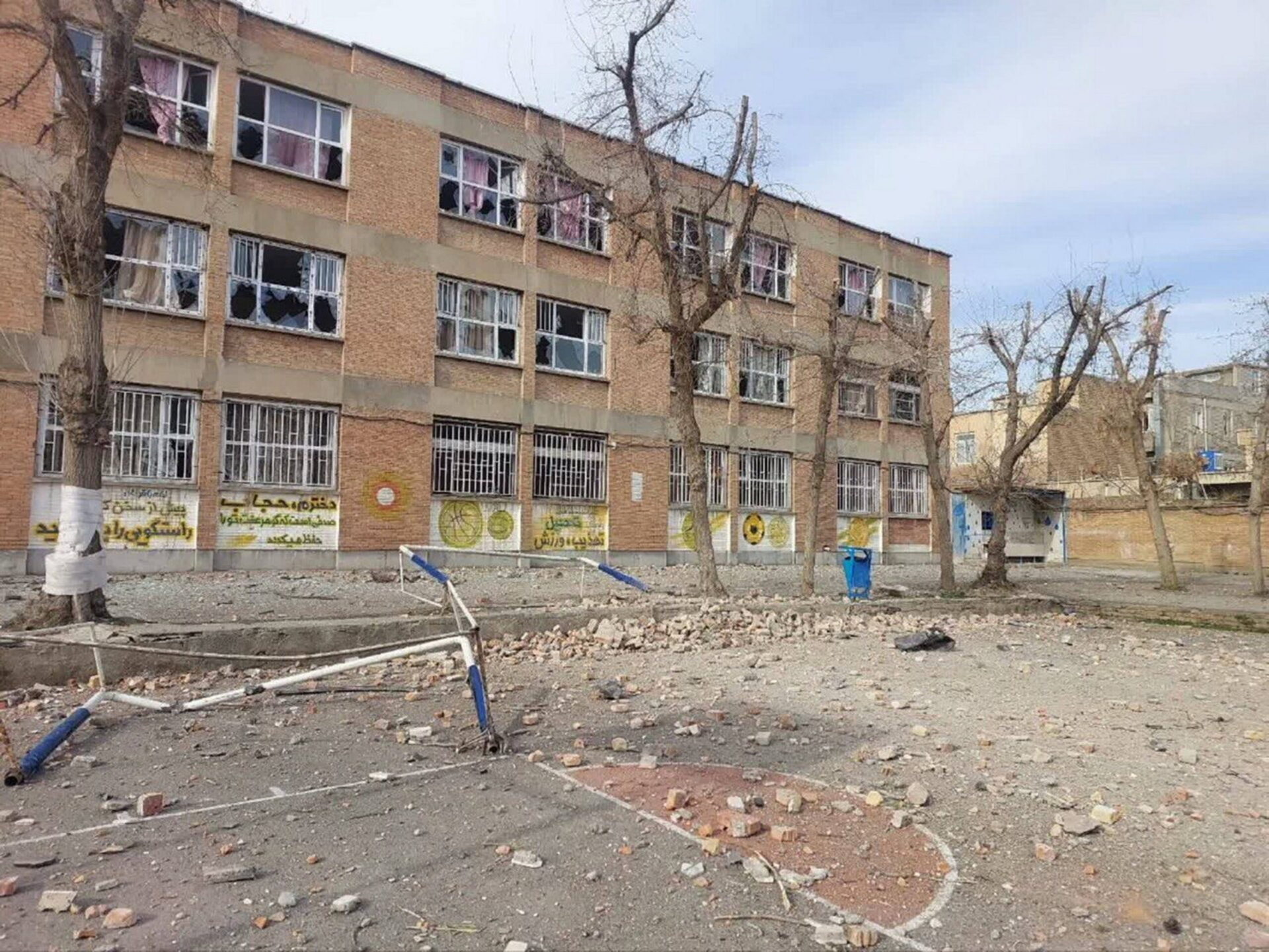 notte-di-raid-sull’iran,-e-intanto-trump-cerca-i-curdi-per-incoraggiare-rivolta-interna