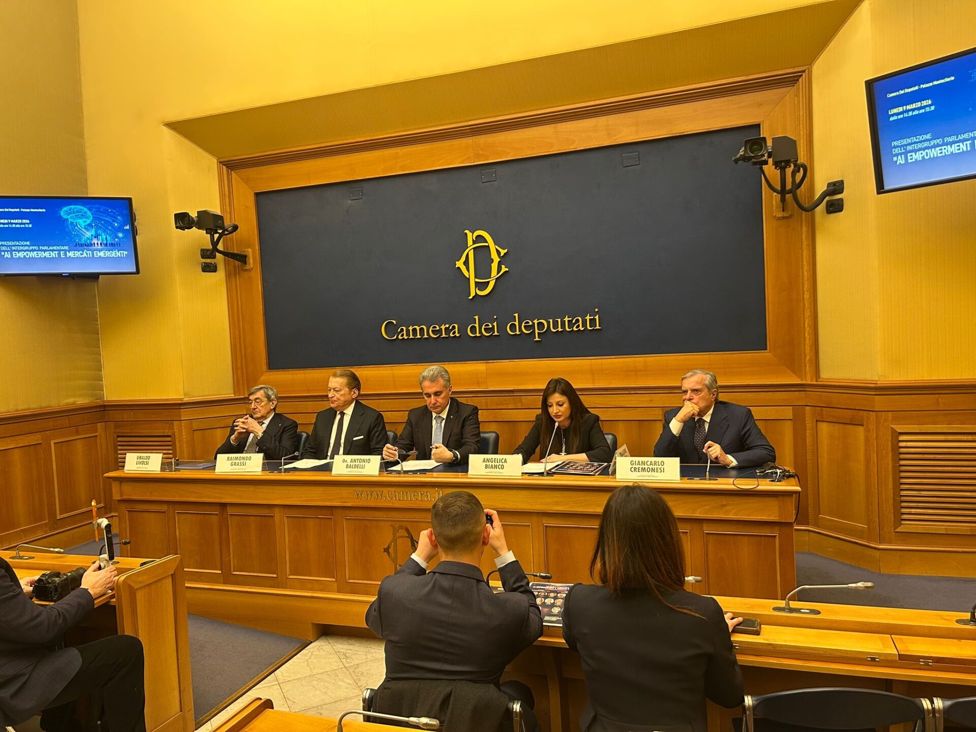 video-|-parlamento,-al-via-l’intergruppo-‘ai-empowerment-e-mercati-emergenti’