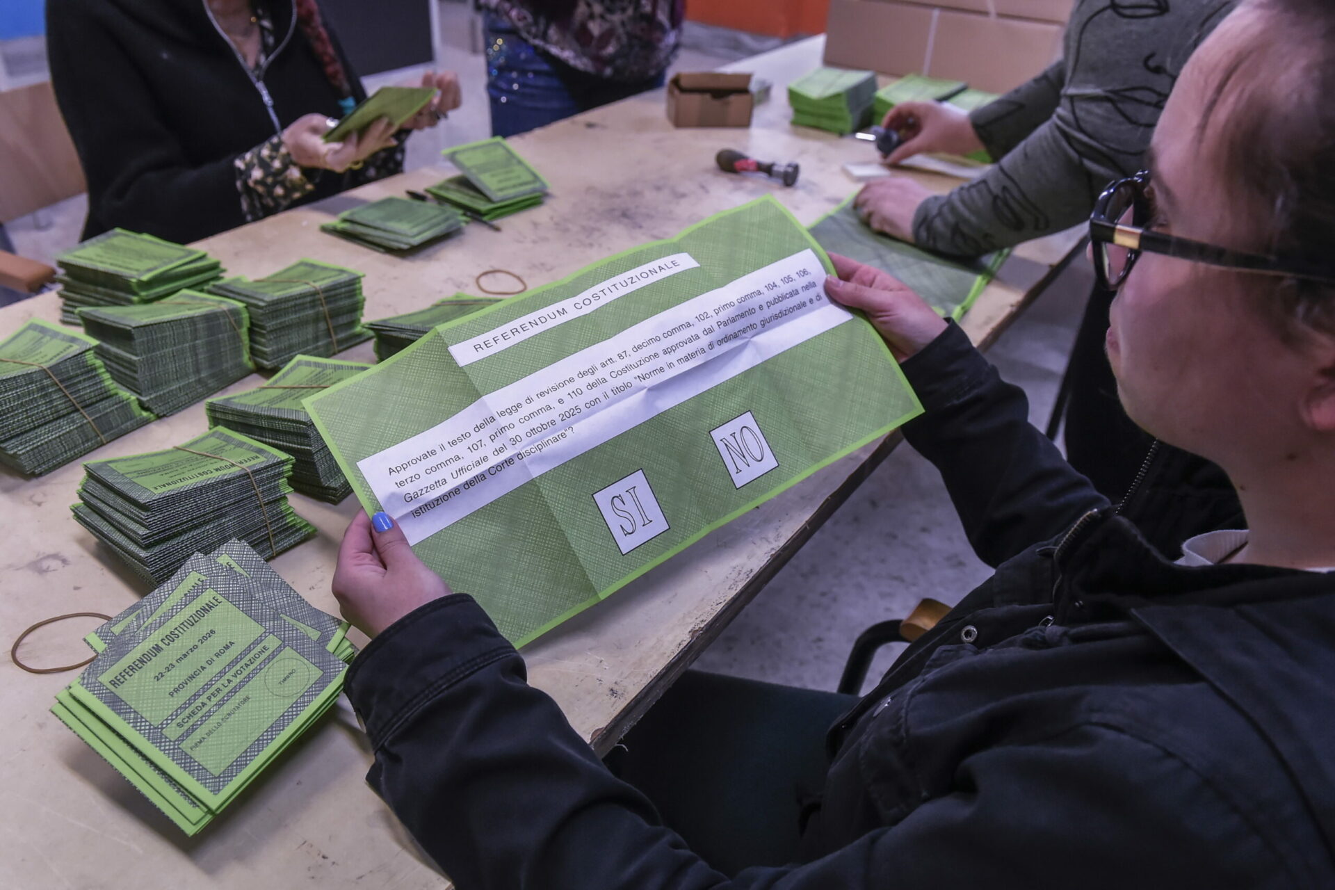 referendum-sulla-giustizia,-seggi-aperti:-51-milioni-di-italiani-al-voto.-la-scheda-elettorale