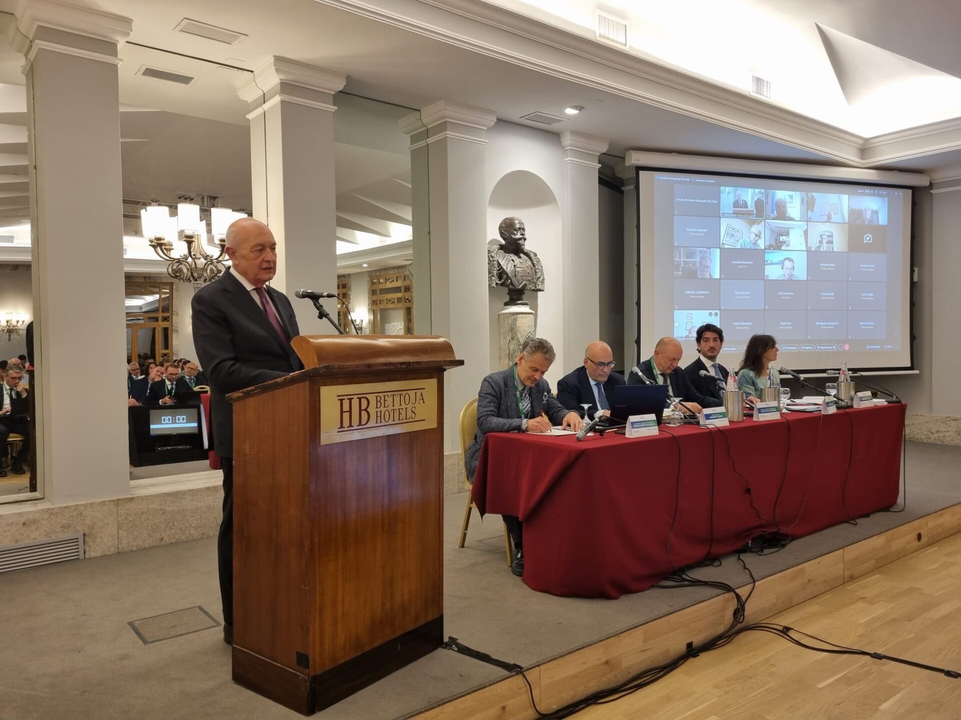 video-|-pensioni,-il-fondo-bcc-cra-nel-2025-aumenta-il-fatturato-del-53,5%:-oltre-3,2-miliardi-di-euro