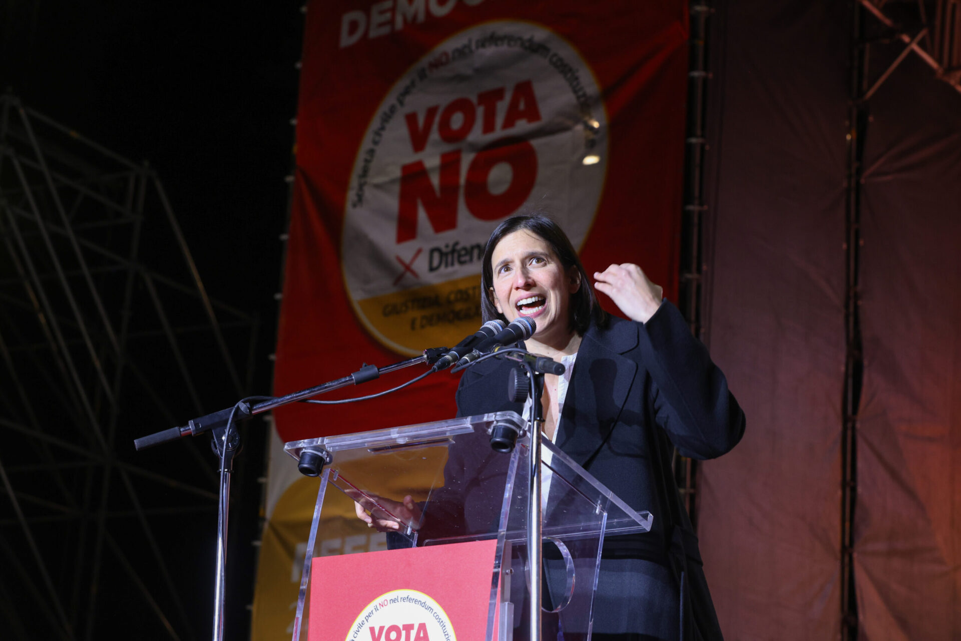 elly-schlein:-“finito-il-tempo-delle-destre-nazionaliste,-e-ora-di-intercettare-le-piazze”