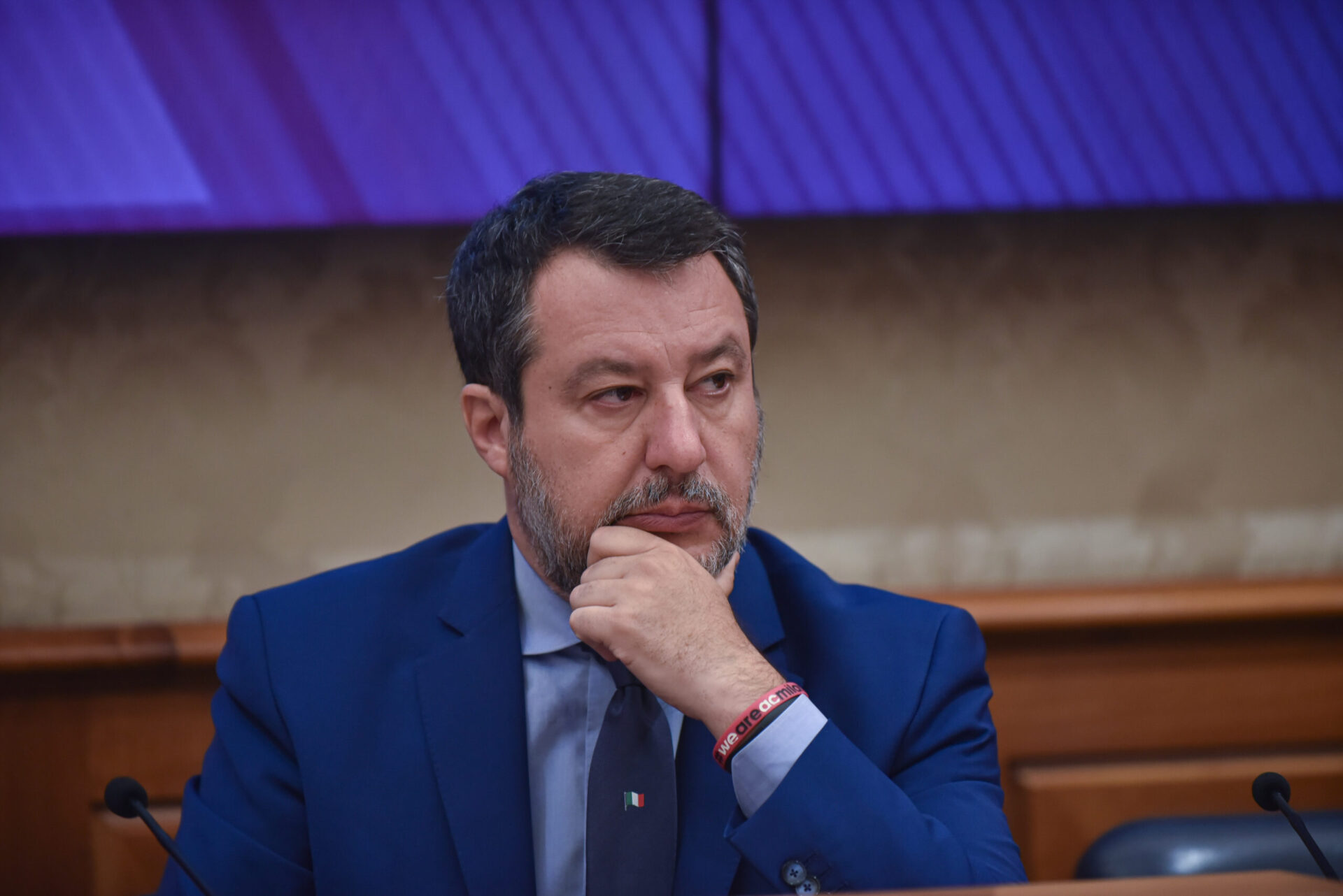 salvini-avverte-l’ue:-“cambi-le-norme-o-in-poche-settimane-l’italia-sara-bloccata”