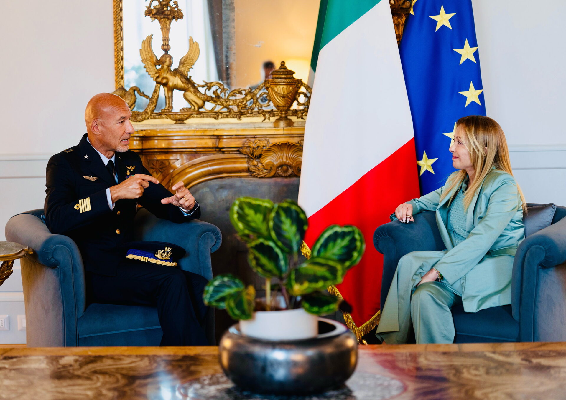 video|-la-premier-meloni-ha-ricevuto-parmitano-a-palazzo-chigi:-“il-suo-incarico-nella-missione-artemis-iii-da-lustro-all’italia”