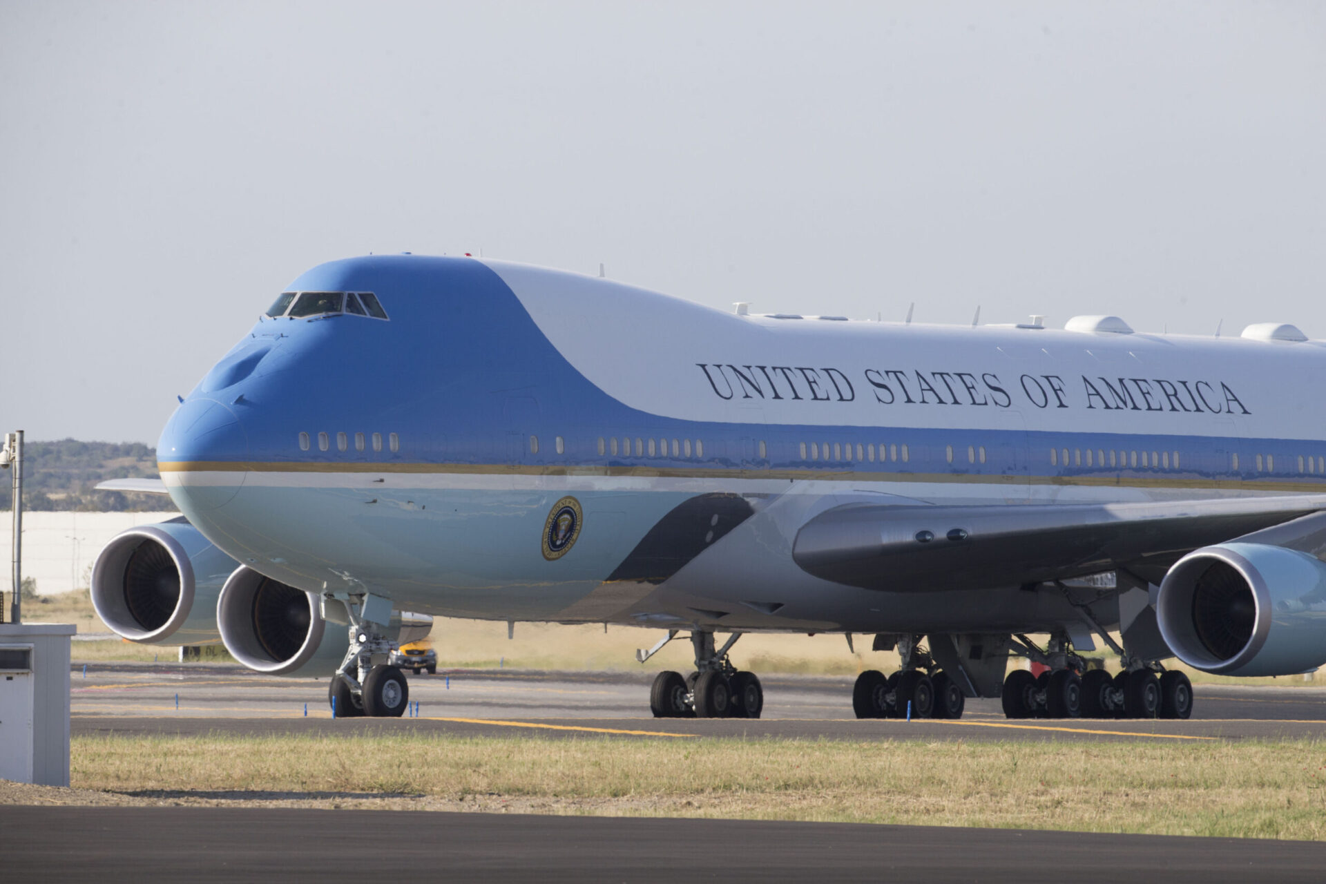 il-nuovo-air-force-one-non-e-sicuro,-ma-non-si-puo-dire.-trump-se-la-prende-con-il-new-york-times-per-lo-scoop