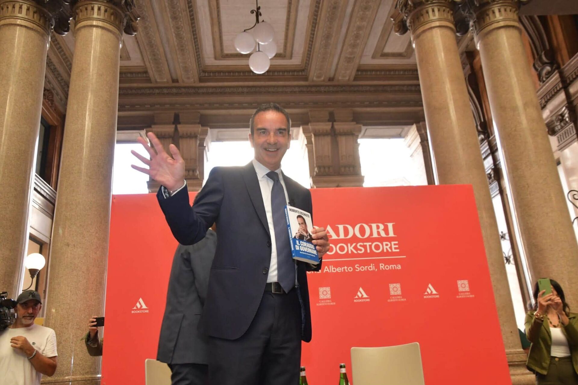 forza-italia,-occhiuto:-“non-sono-l’anti-tajani,-ma-il-partito-e-ingiallito”pascale:-“vergogna-e-squallore-a-napoli”