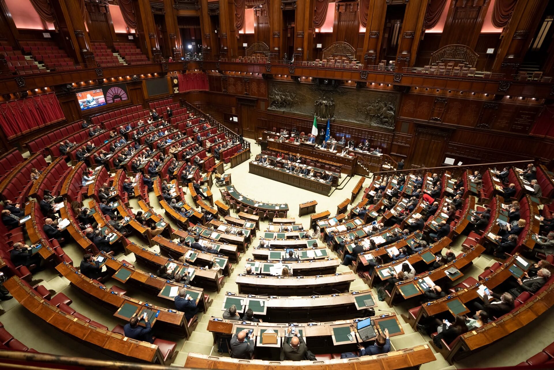 cdm-alle-ore-19,-ma-la-manovra-non-e-piu-all’ordine-del-giorno.-chigi:-“errore-materiale,-inviato-prima-odg-non-aggiornato”