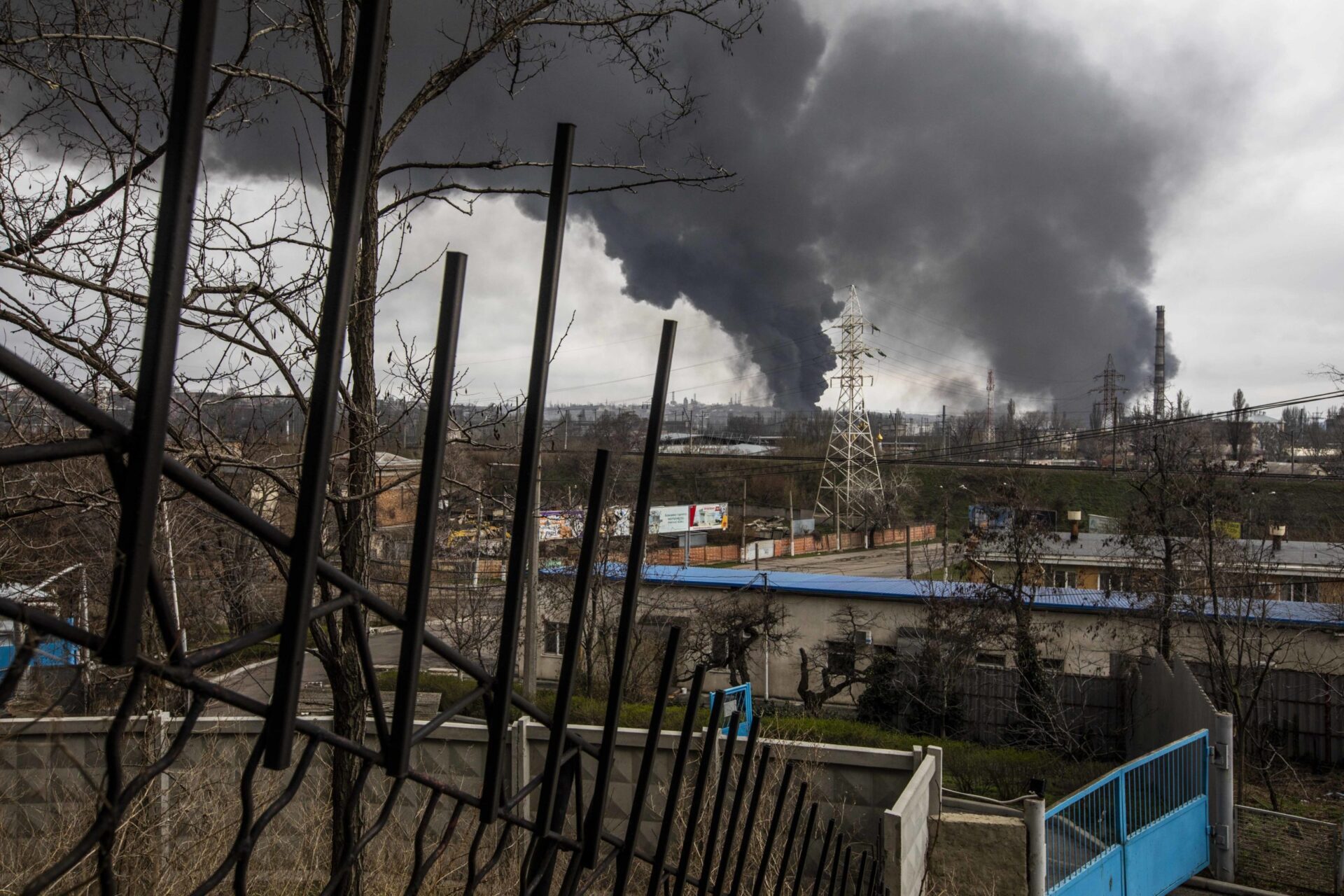 droni-ucraini-hanno-attaccato-due-raffinerie-russe,-nelle-regioni-di-saratov-e-ryazan